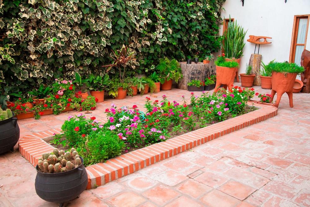 Hotel Asturias Cafayate Exterior photo